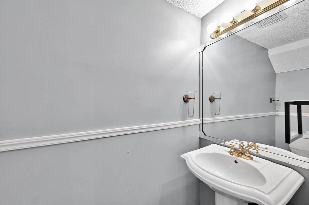12152 NW 36th Place Sunrise, FL 33323