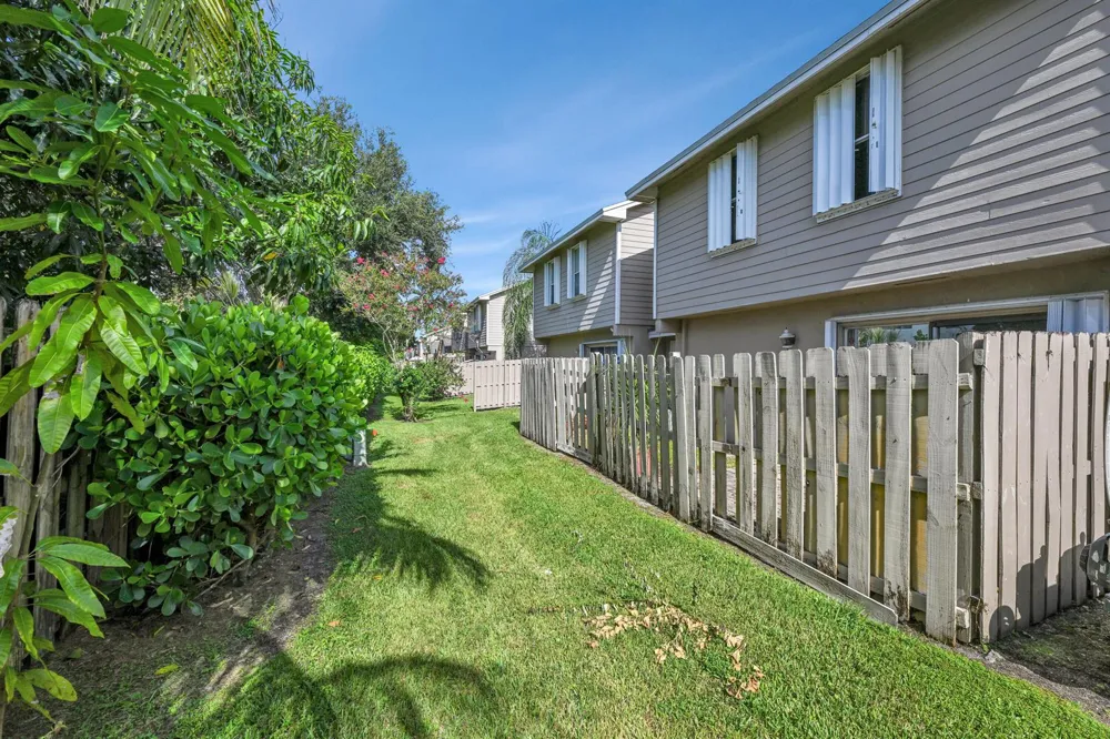 12152 NW 36th Place Sunrise, FL 33323