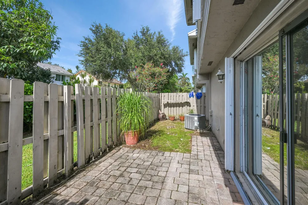 12152 NW 36th Place Sunrise, FL 33323
