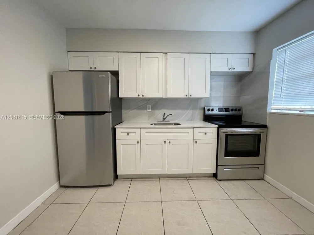 821 NW 7th Ave #2 Hallandale Beach, FL 33009