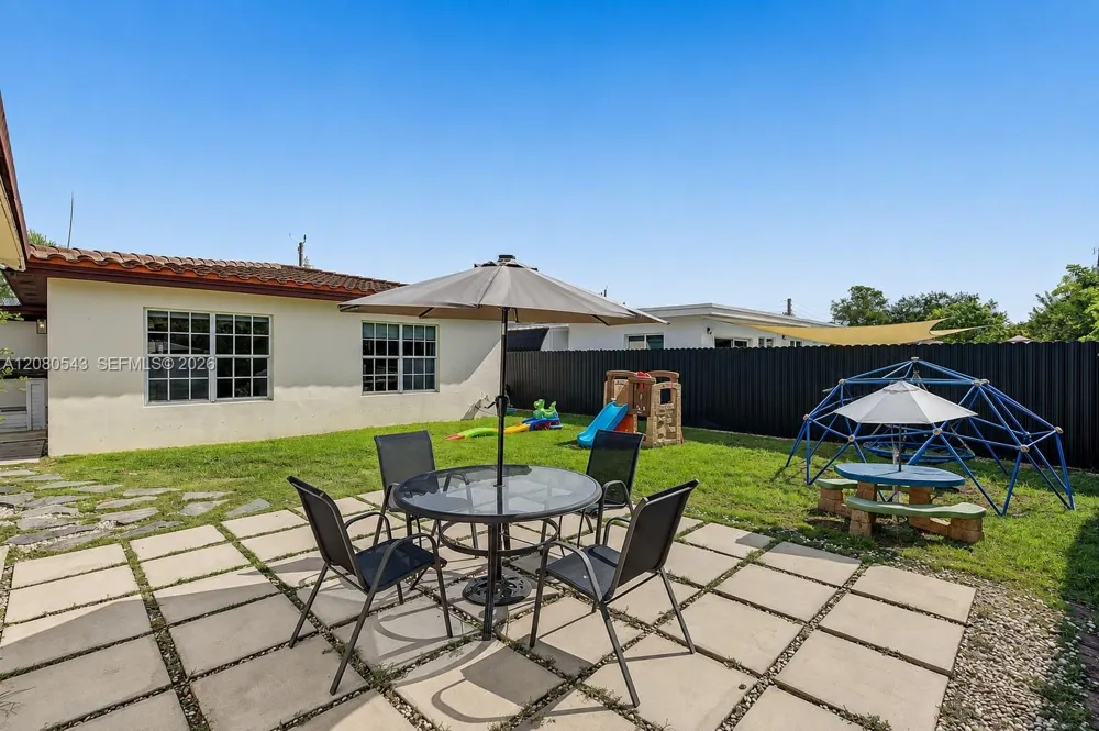 6440 SW 35th St Miami, FL 33155