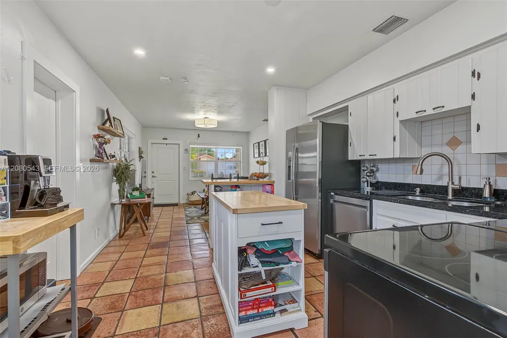 6440 SW 35th St Miami, FL 33155