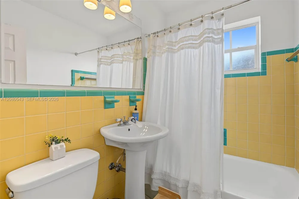 6440 SW 35th St Miami, FL 33155