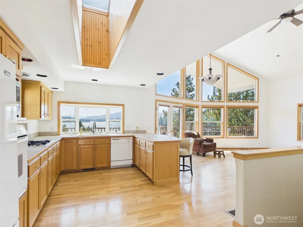 14 Julian Bay Road Republic, WA 99166
