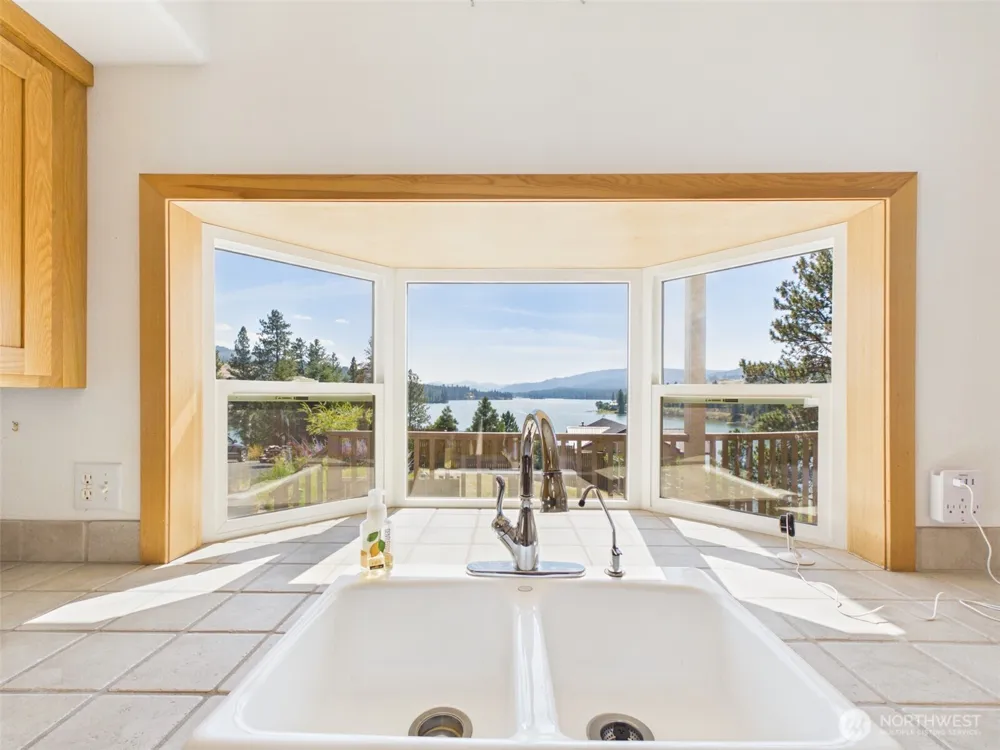 14 Julian Bay Road Republic, WA 99166