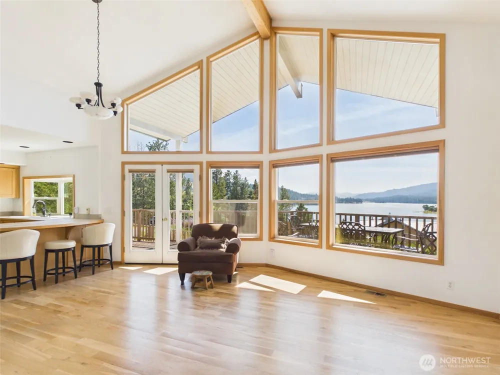14 Julian Bay Road Republic, WA 99166