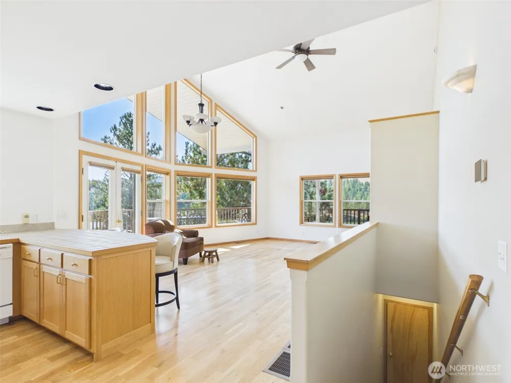 14 Julian Bay Road Republic, WA 99166