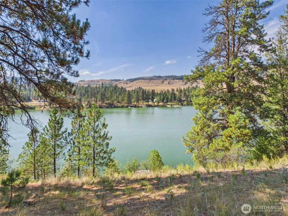 14 Julian Bay Road Republic, WA 99166