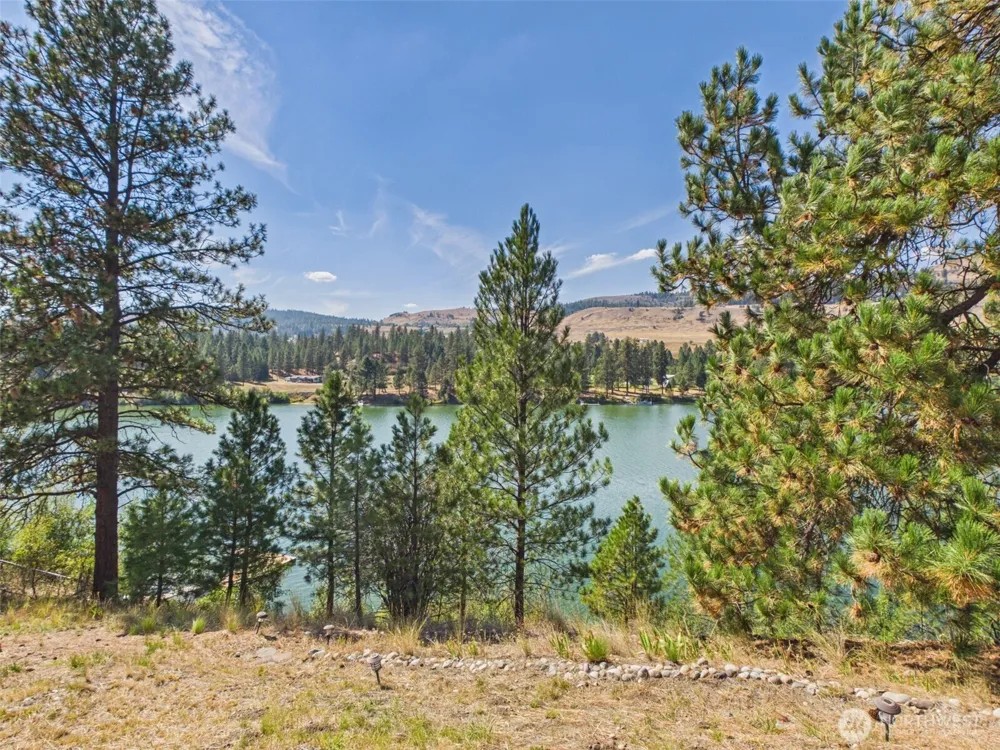 14 Julian Bay Road Republic, WA 99166