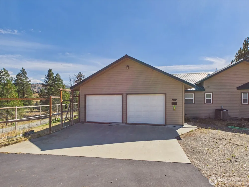 14 Julian Bay Road Republic, WA 99166