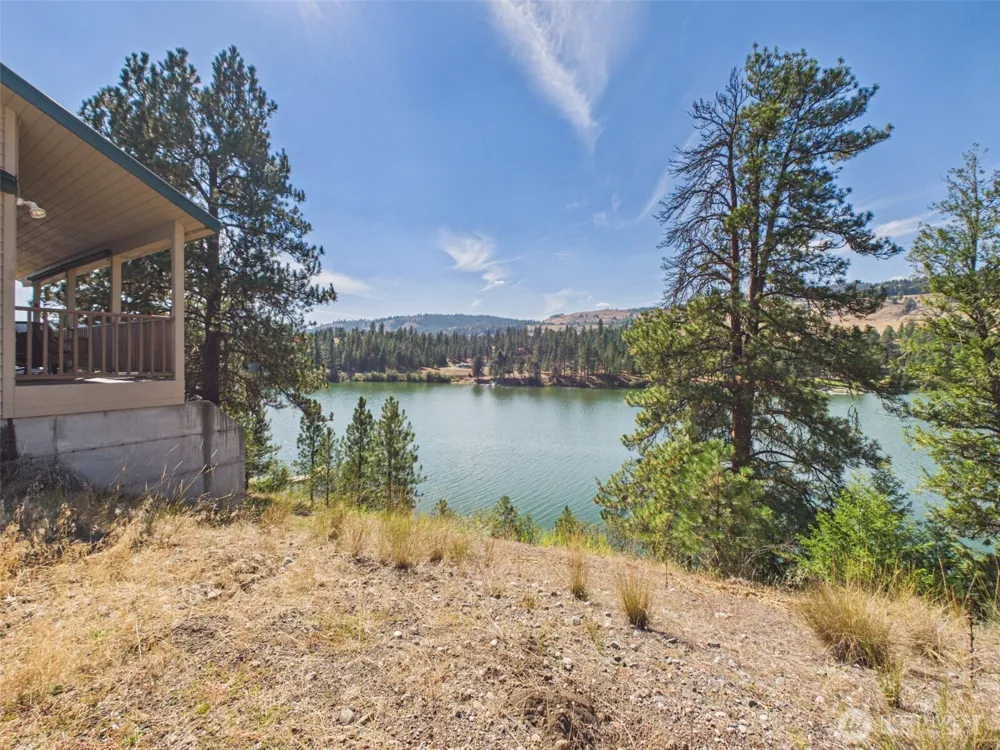 14 Julian Bay Road Republic, WA 99166