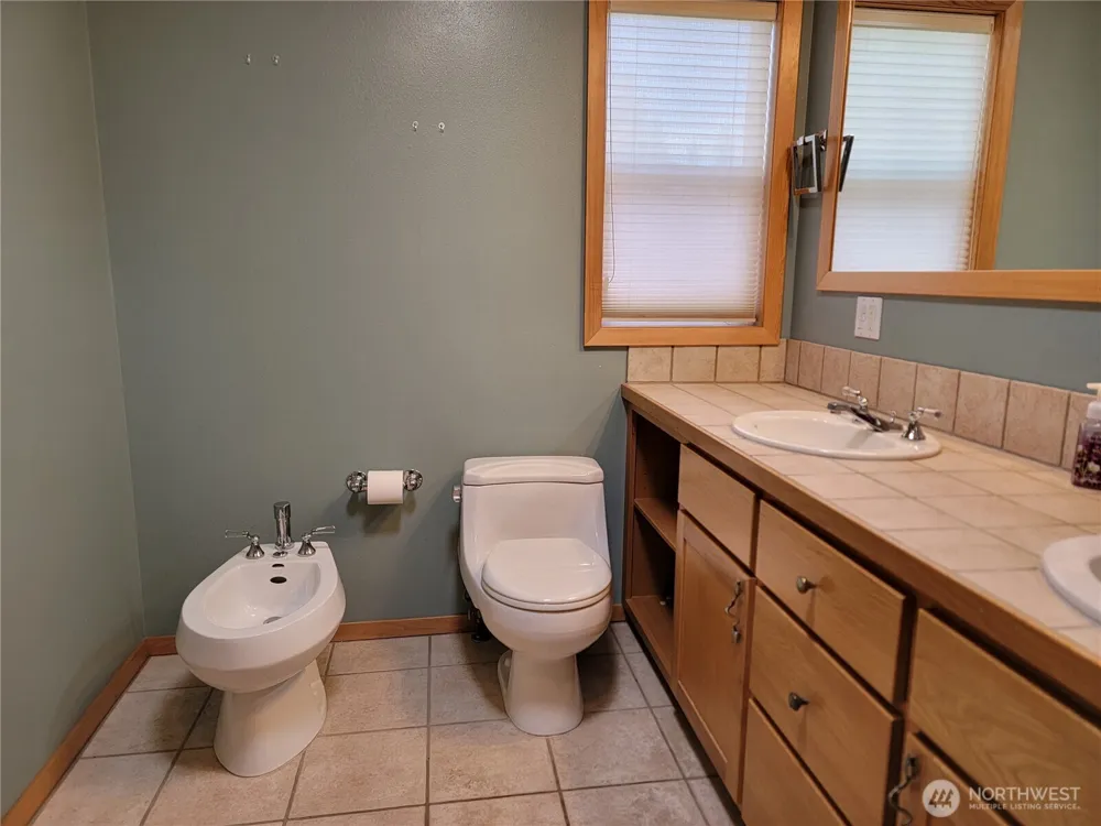 14 Julian Bay Road Republic, WA 99166