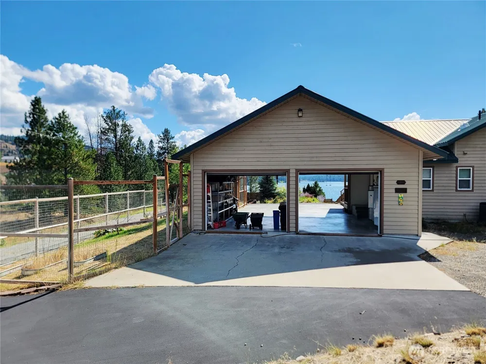 14 Julian Bay Road Republic, WA 99166