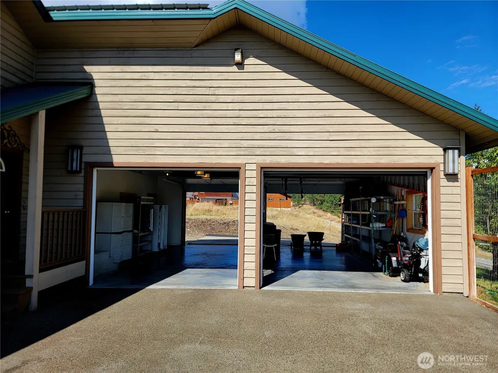 14 Julian Bay Road Republic, WA 99166