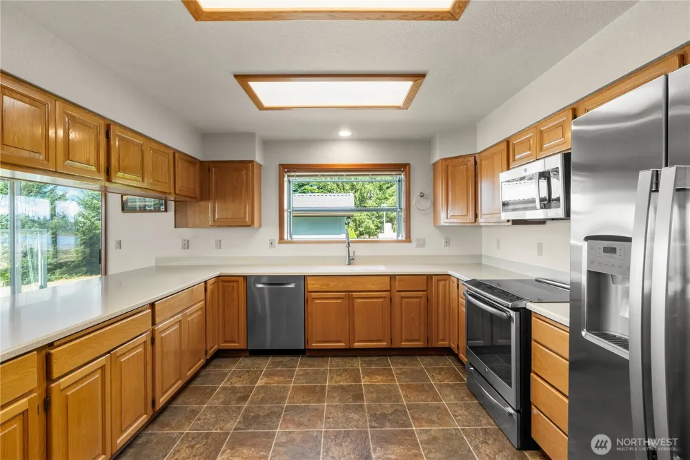 37 Rock View Lane Hoquiam, WA 98550
