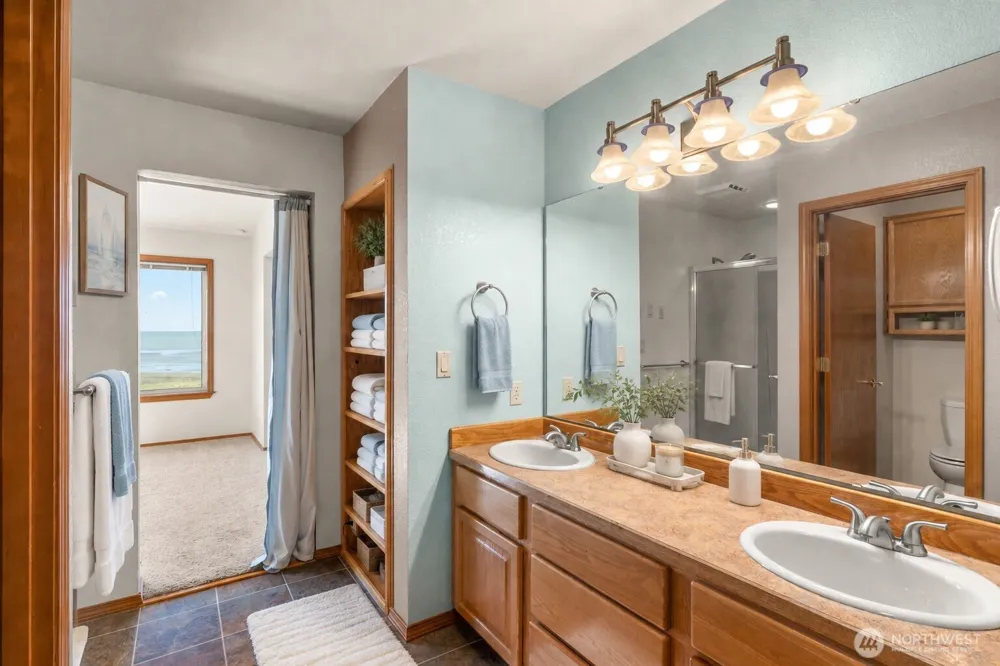 37 Rock View Lane Hoquiam, WA 98550