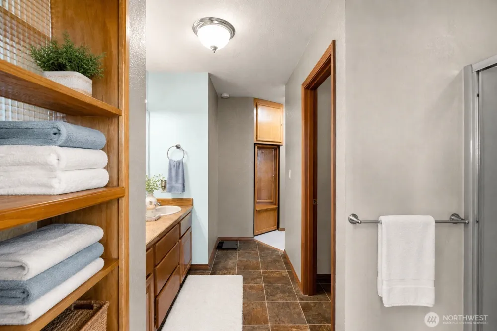 37 Rock View Lane Hoquiam, WA 98550