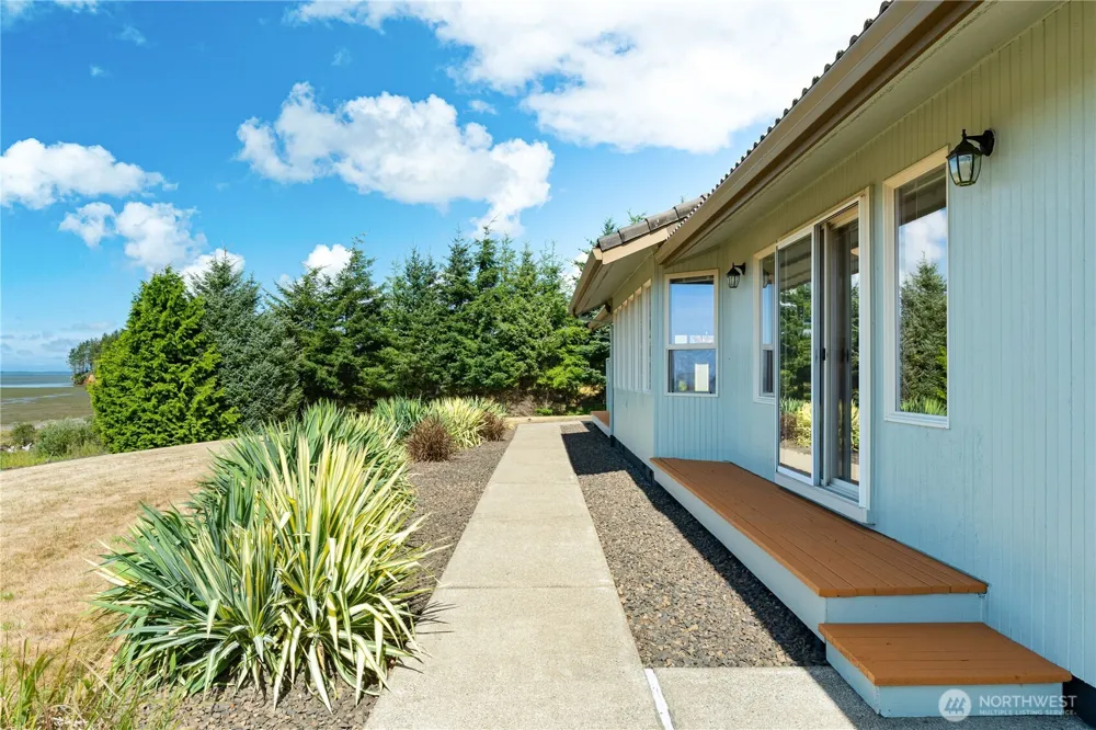 37 Rock View Lane Hoquiam, WA 98550