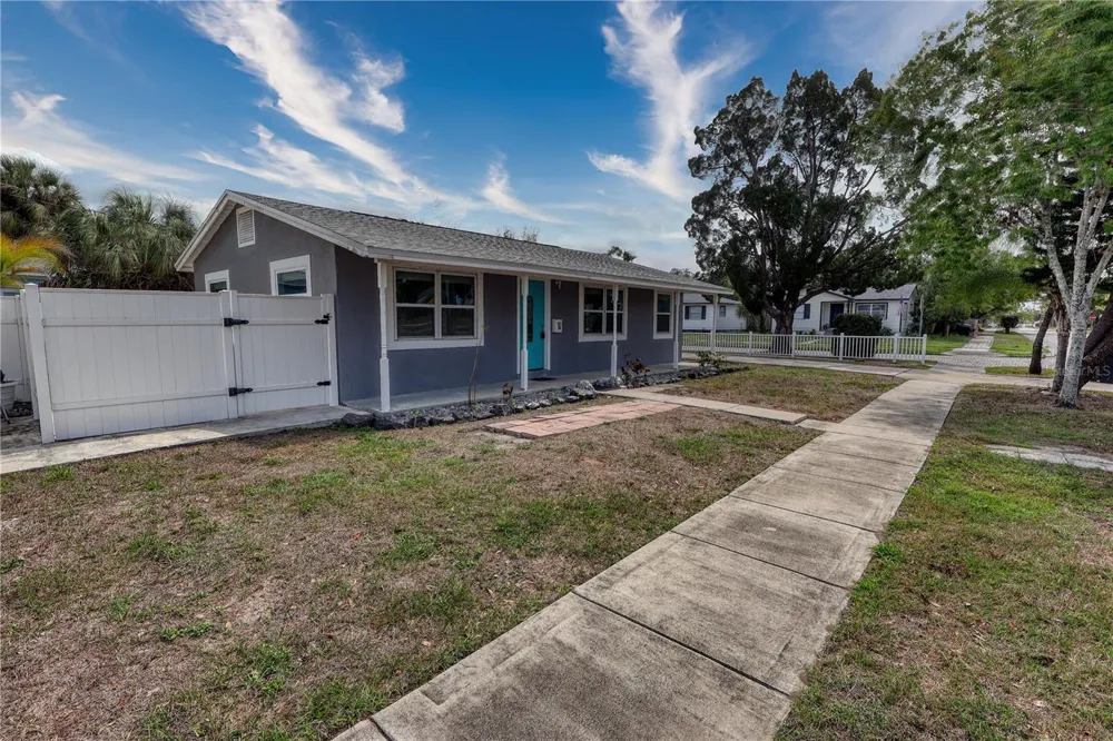 116 44TH STREET S St Petersburg, FL 33711