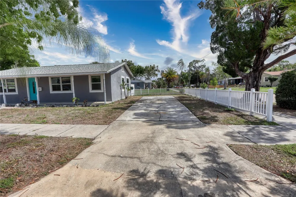 116 44TH STREET S St Petersburg, FL 33711