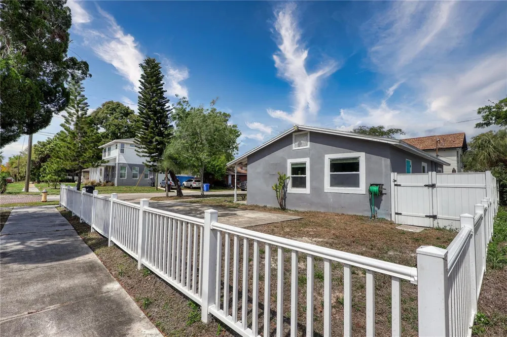 116 44TH STREET S St Petersburg, FL 33711