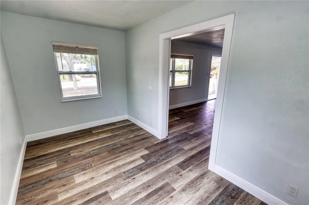 116 44TH STREET S St Petersburg, FL 33711