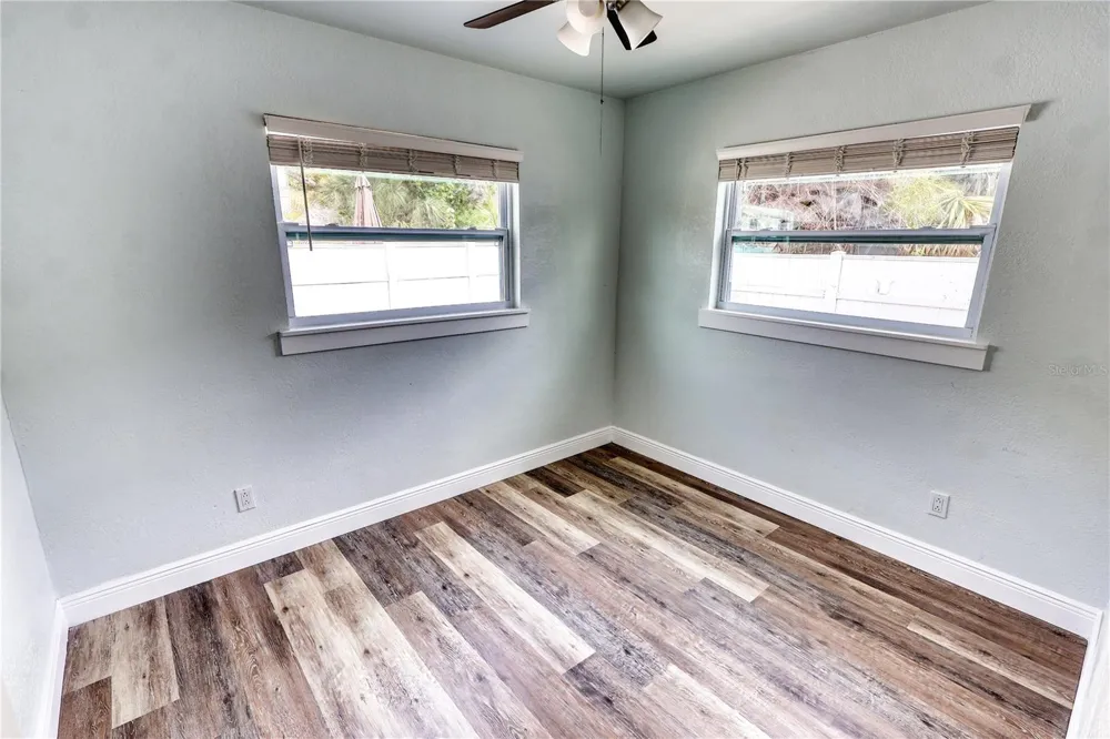 116 44TH STREET S St Petersburg, FL 33711