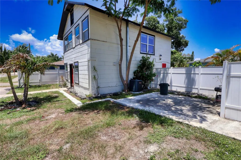 116 44TH STREET S St Petersburg, FL 33711
