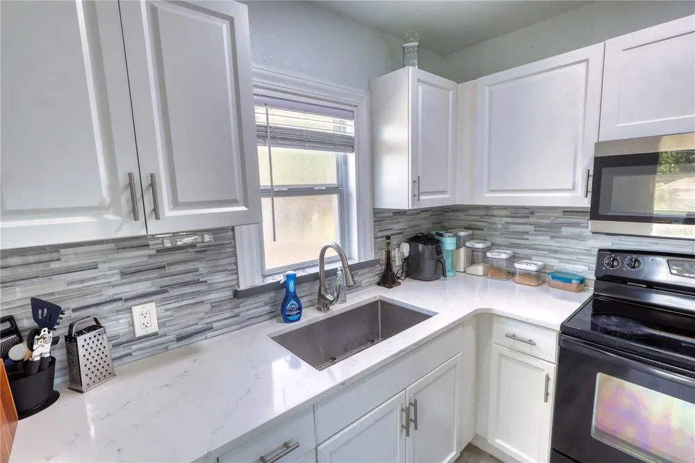 116 44TH STREET S St Petersburg, FL 33711