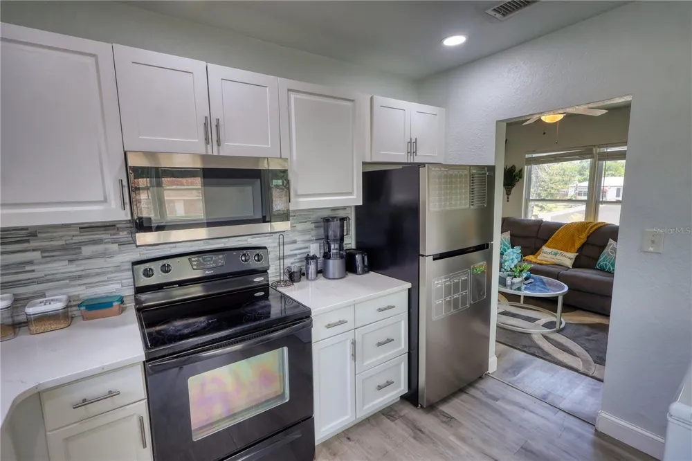 116 44TH STREET S St Petersburg, FL 33711