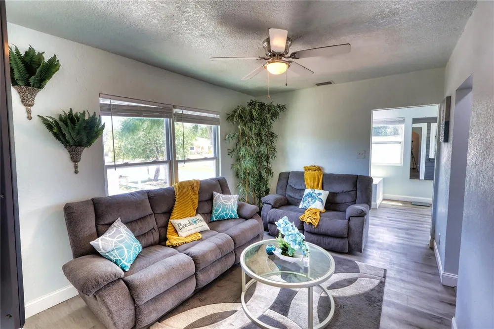 116 44TH STREET S St Petersburg, FL 33711