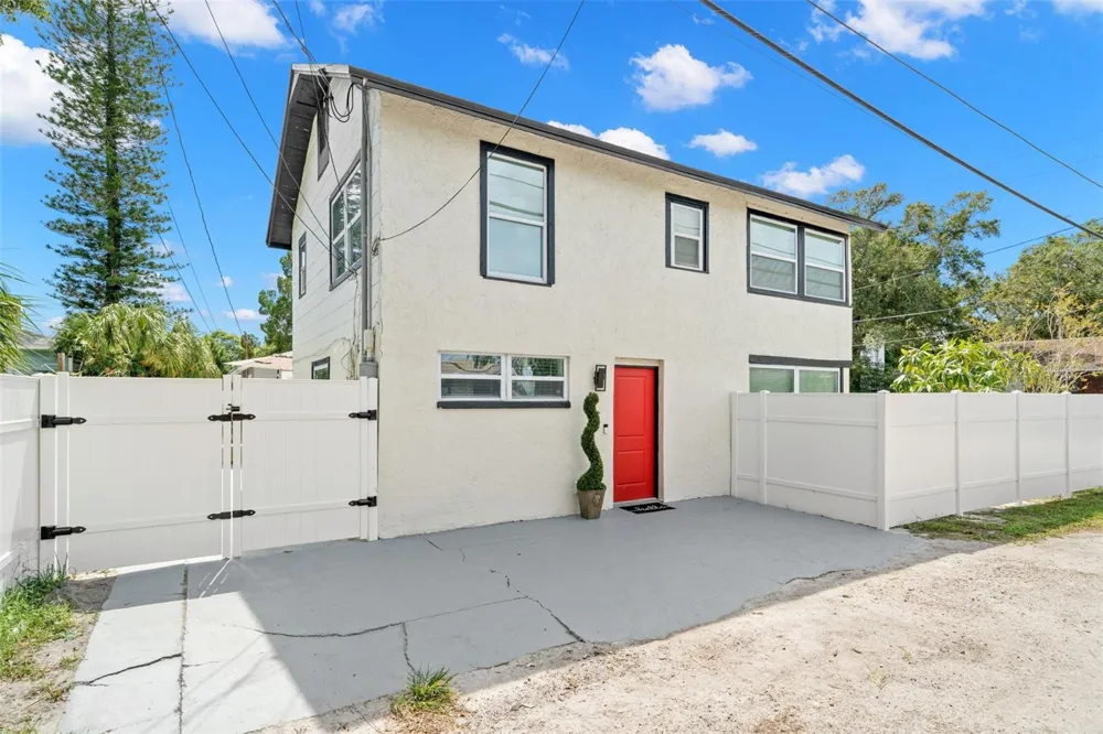 116 44TH STREET S St Petersburg, FL 33711