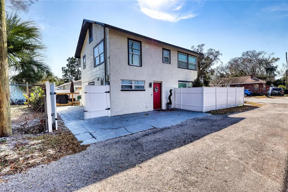 116 44TH STREET S St Petersburg, FL 33711