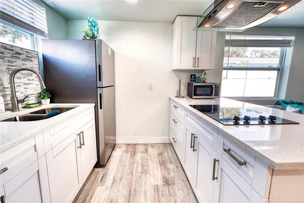 116 44TH STREET S St Petersburg, FL 33711