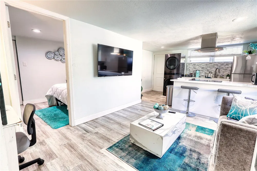 116 44TH STREET S St Petersburg, FL 33711