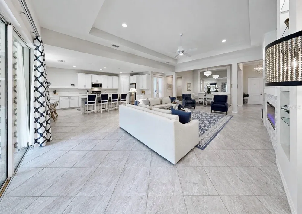 311 CHANTILLY TRAIL Bradenton, FL 34212