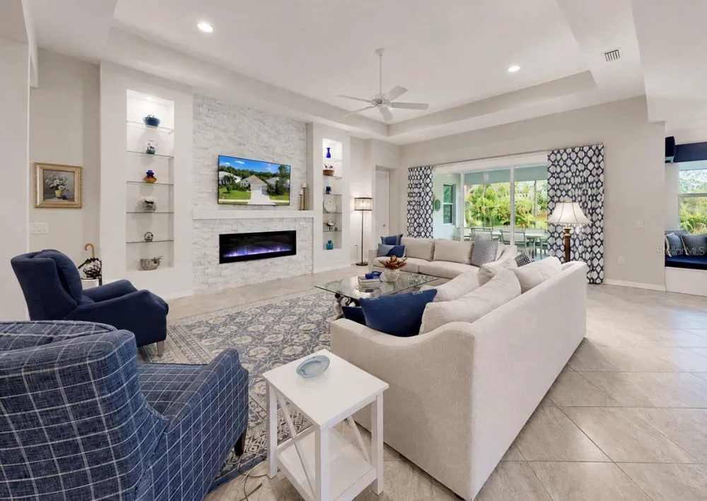 311 CHANTILLY TRAIL Bradenton, FL 34212