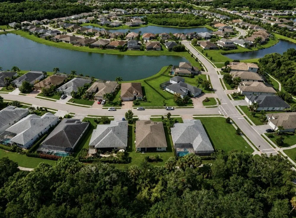 311 CHANTILLY TRAIL Bradenton, FL 34212