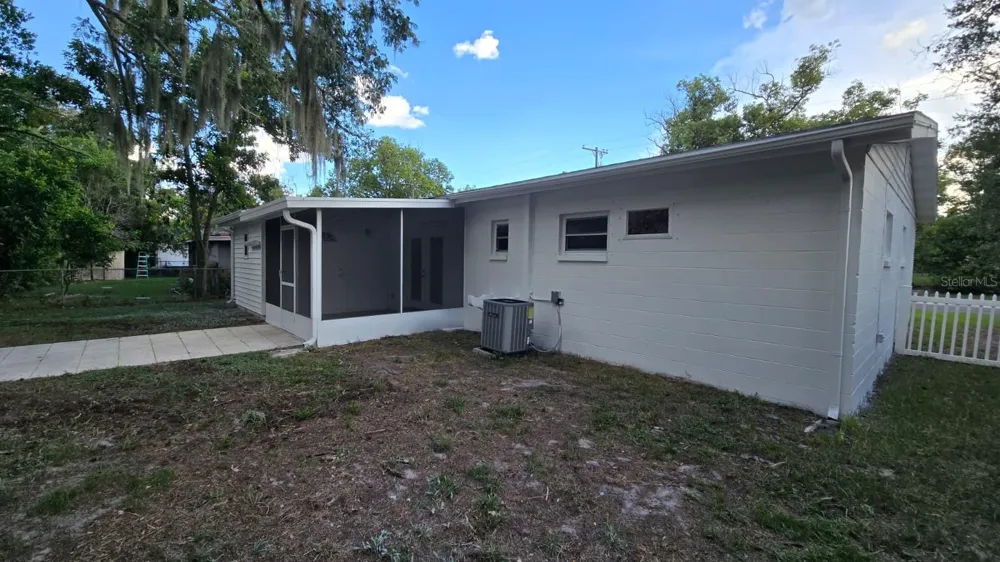 8420 TUPELO DRIVE Tampa, FL 33637