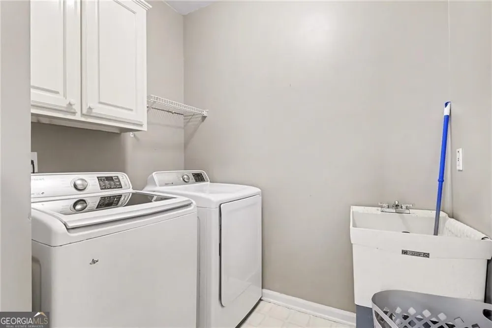 231 Sunset Hills DR Norcross, GA 30071