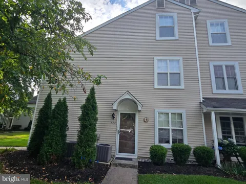 555 SHETLAND COURT