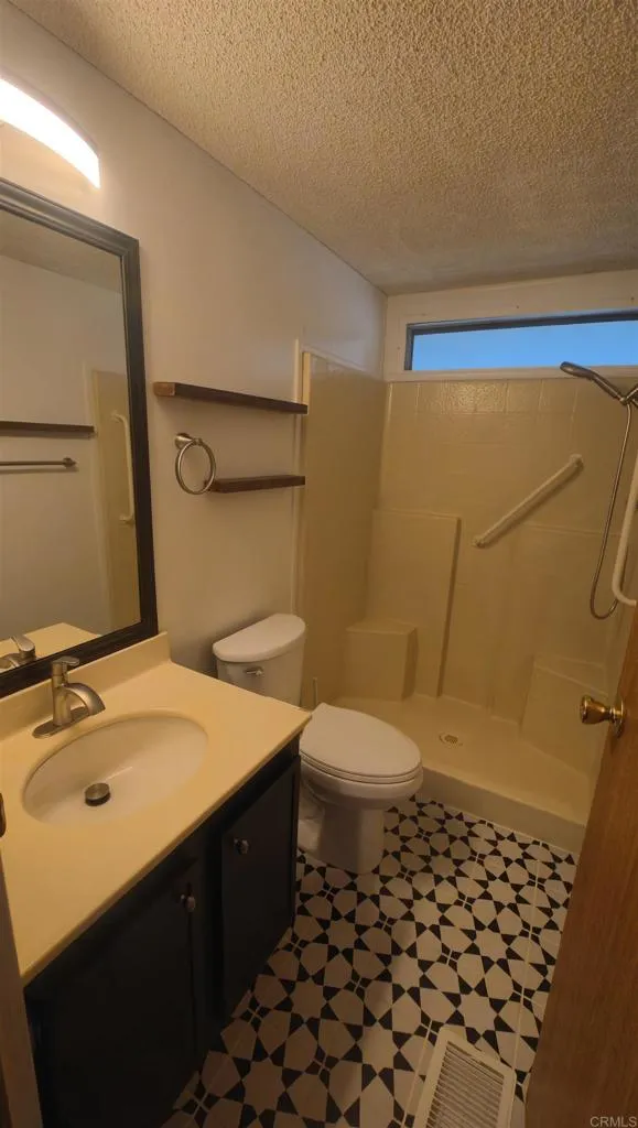 2400 Alpine Blvd #11 Alpine, CA 91901