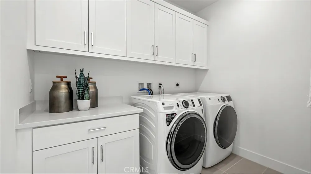26671 Eclipse Way Valencia, CA 91381