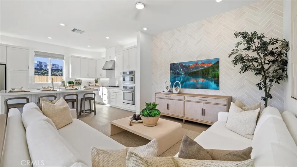 26671 Eclipse Way Valencia, CA 91381