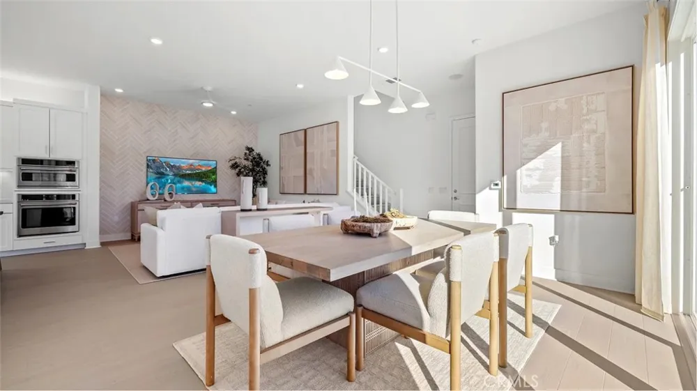 26671 Eclipse Way Valencia, CA 91381