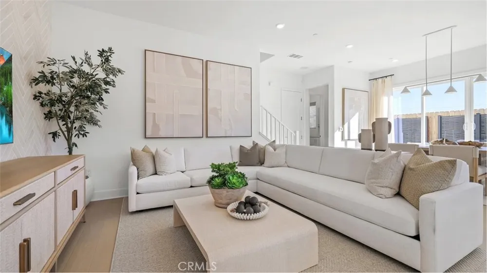 26671 Eclipse Way Valencia, CA 91381