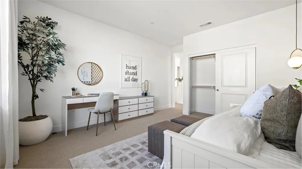 26671 Eclipse Way Valencia, CA 91381