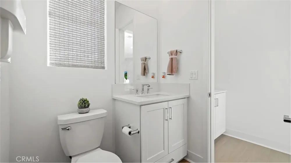 26671 Eclipse Way Valencia, CA 91381