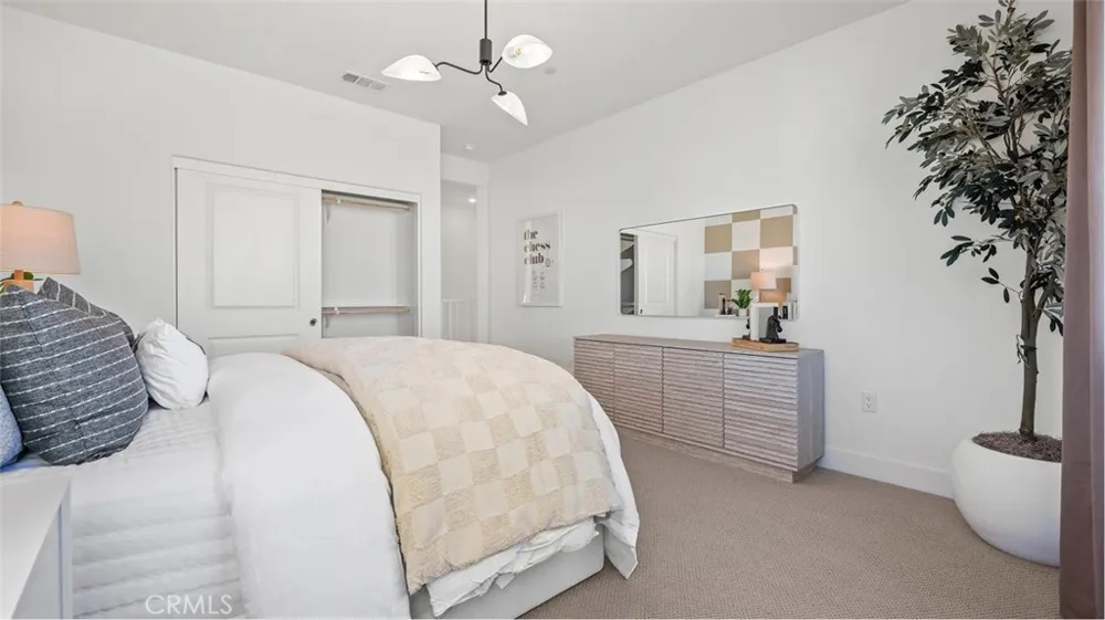 26671 Eclipse Way Valencia, CA 91381