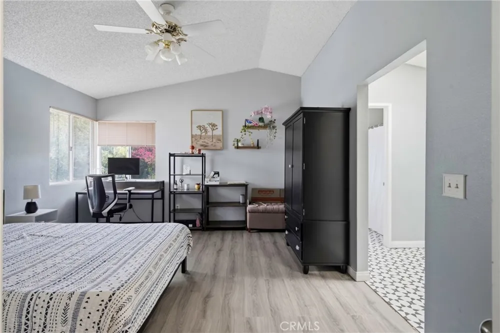 22311 Cardiff Saugus, CA 91350